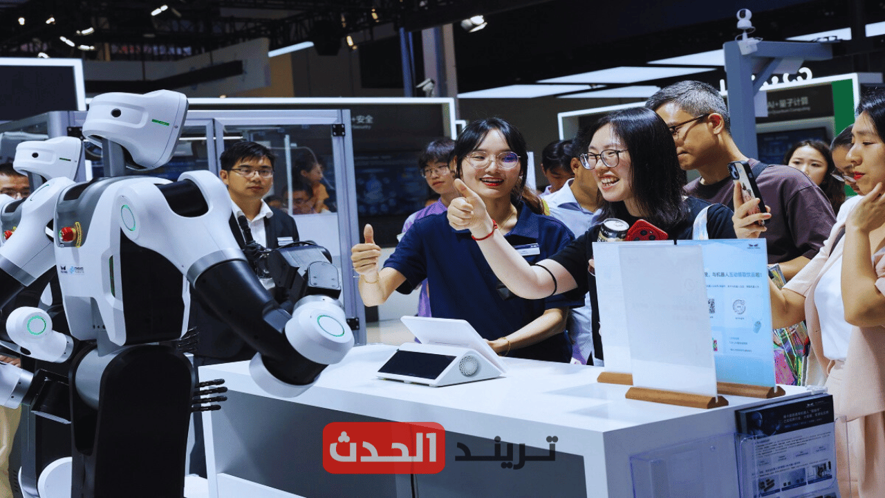 روبوتات بشرية تبهر الزوار في مؤتمر الذكاء الاصطناعي بالصين
